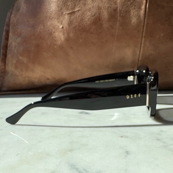 Diff Eyewear Indy polarized new with case Black Rectangular Sunglasses main image 6